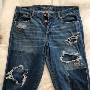AE Tomgirl Ripped Jeans